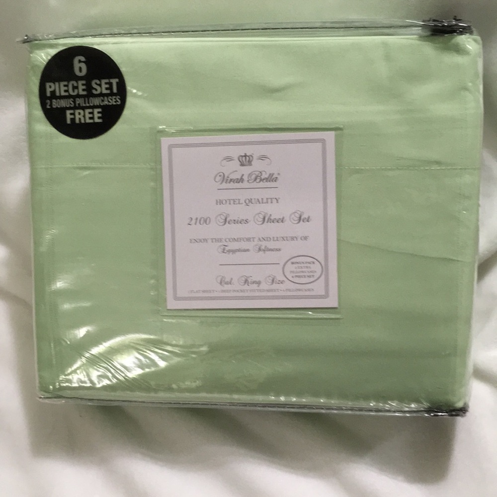 Sheets 2100  With 4 pillowcases comes in 2 Sizes